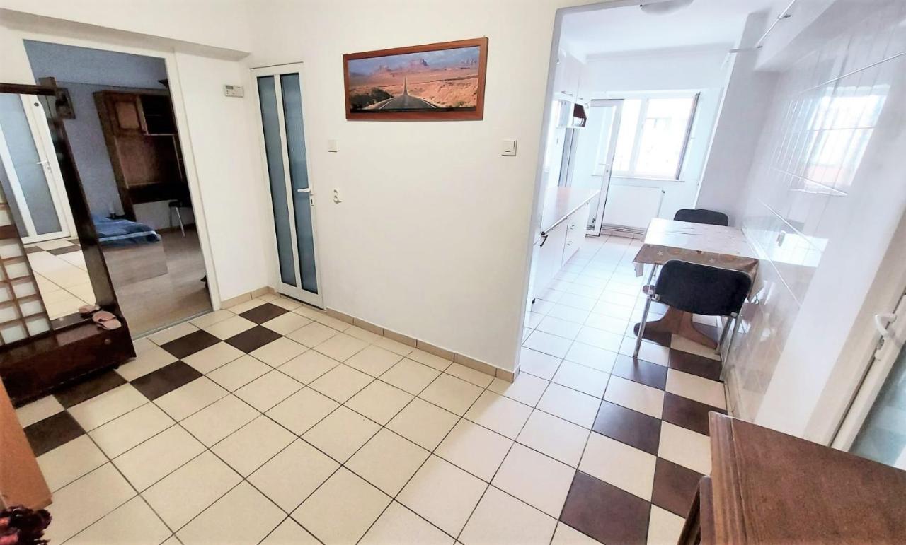 Ultracentral - Apartament Modern - Panoramic View Bacău Екстериор снимка