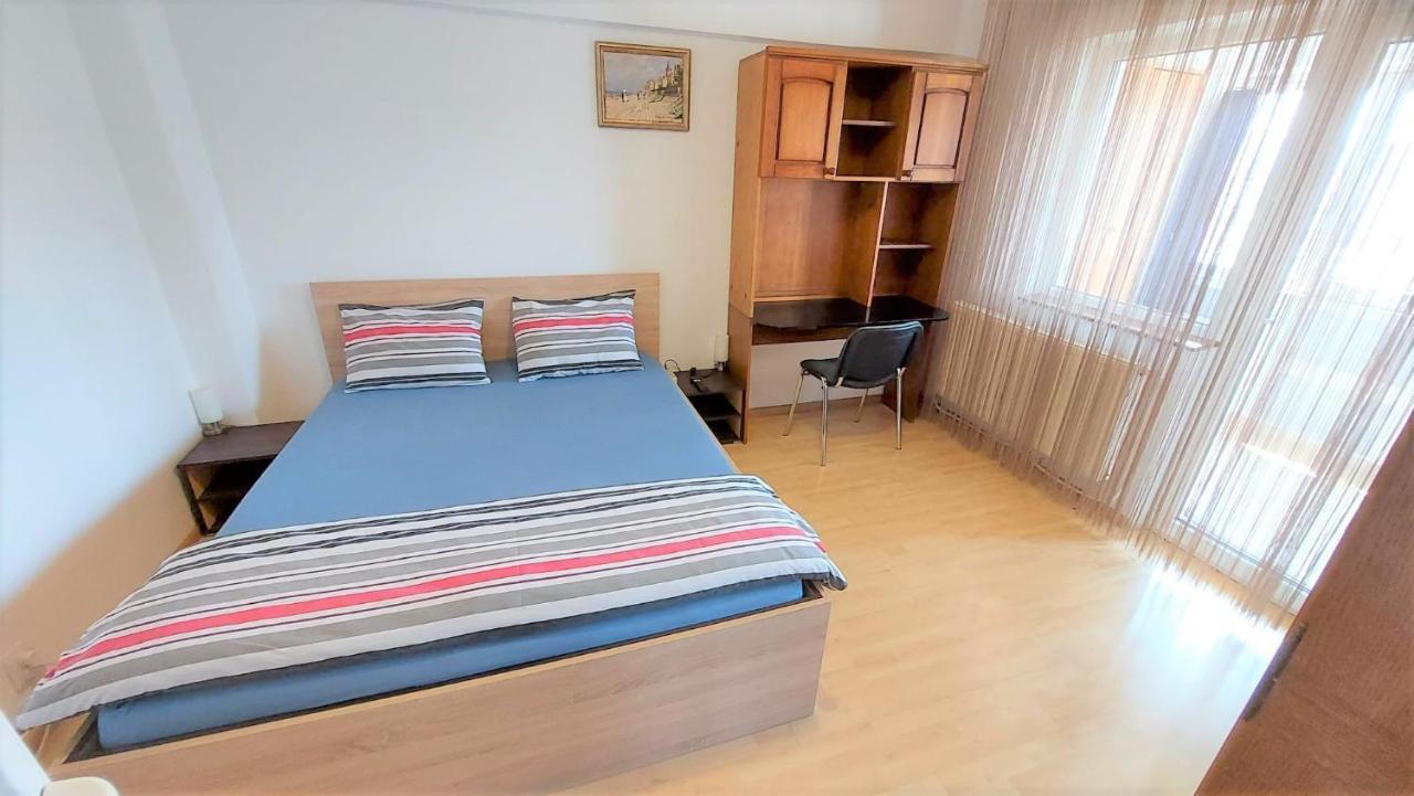 Ultracentral - Apartament Modern - Panoramic View Bacău Екстериор снимка