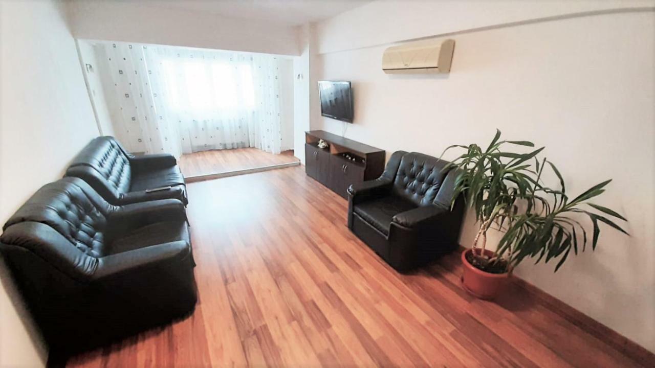 Ultracentral - Apartament Modern - Panoramic View Bacău Екстериор снимка